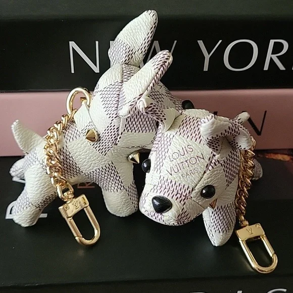 🆕️Luxury 🐕 White Doggie Damier azur Style Leather Novelty Keychain / Bag Charm - Picture 4 of 16